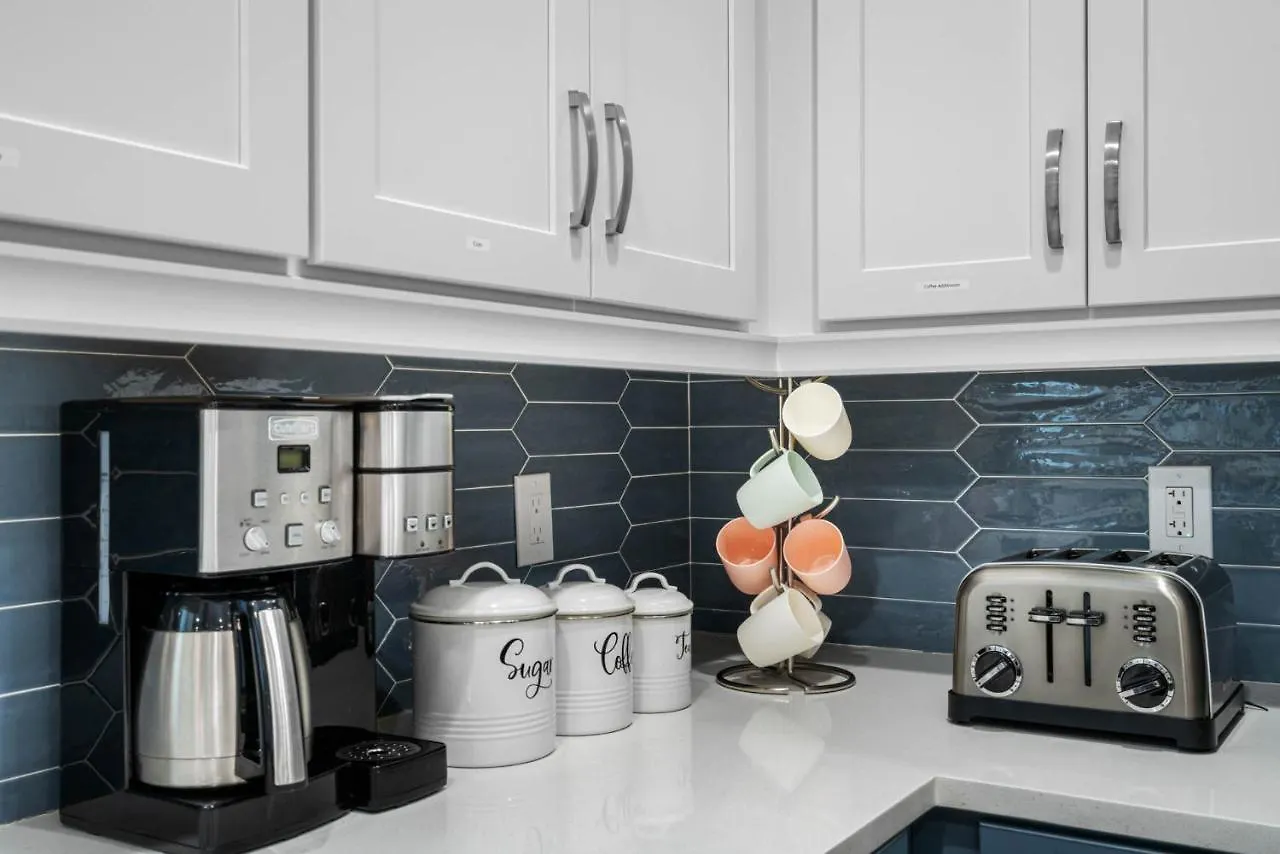 Вилла Stylish Luxury Retreat Heated Pool & Hot Tub Тампа 0*,  США
